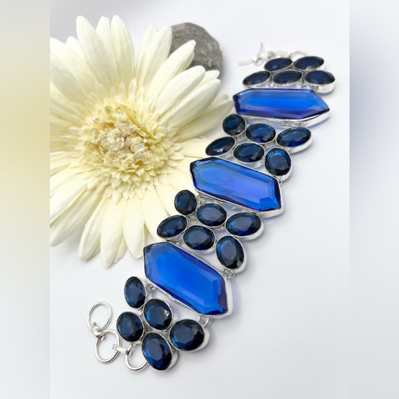 LONDON BLUE TOPAZ BRACELET - Picture 1 of 7